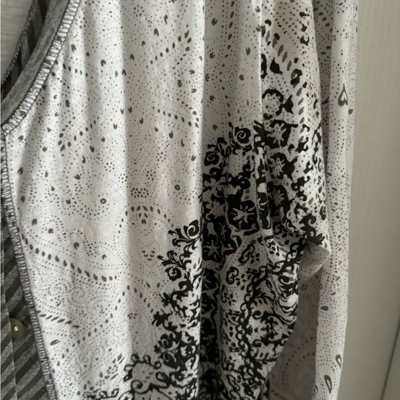 Parsley & Sage Top - Picture 2 of 5